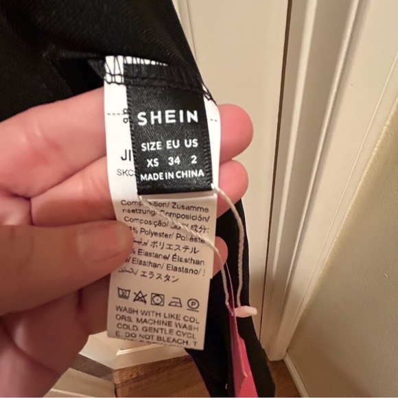 Dress- NWT SHEIN black one shoulder long dress size xs - Picture 3 of 5